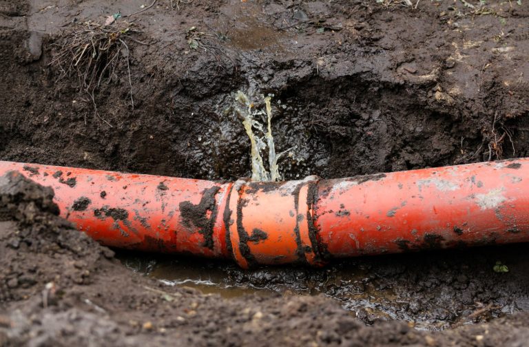 Burst Pipes Vs Hidden Leaks in Drouin’s Reactive Clay Soils